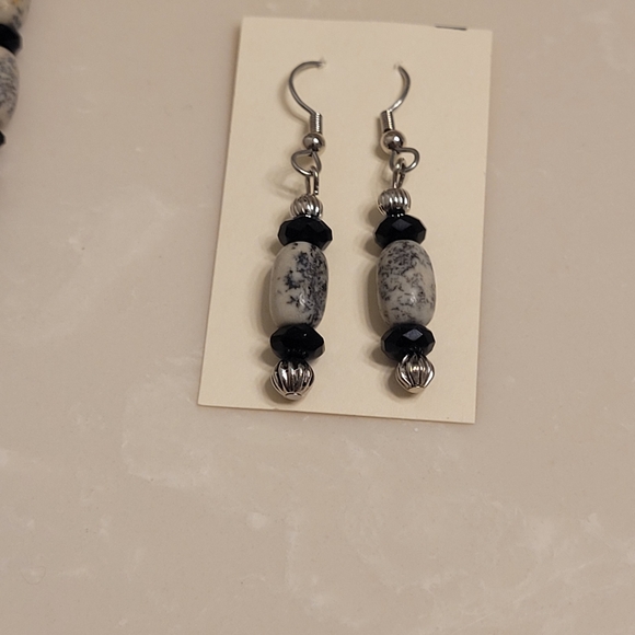 Black and Gray Beaded Statement Necklace and Earrings Set - Picture 4 of 5